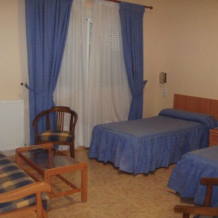 Hotel Los Hermanos Ocaña Екстериор снимка