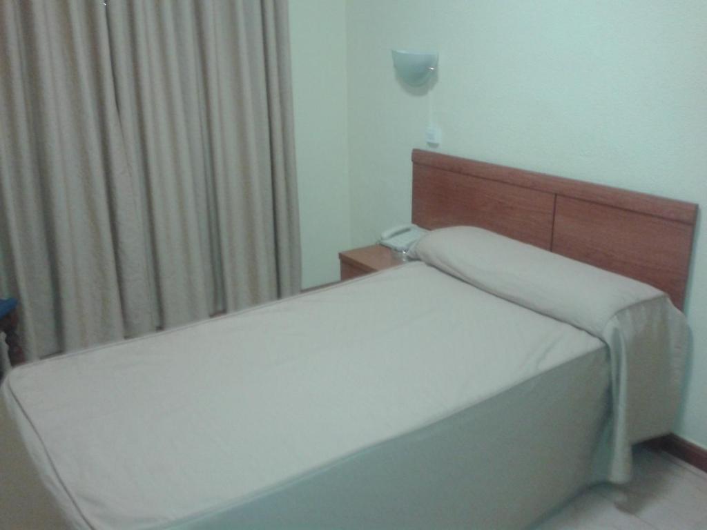 Hotel Los Hermanos Ocaña Стая снимка