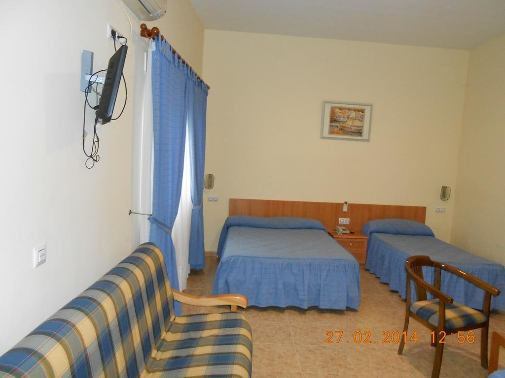 Hotel Los Hermanos Ocaña Екстериор снимка