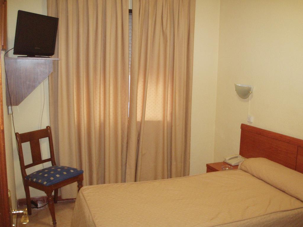Hotel Los Hermanos Ocaña Екстериор снимка