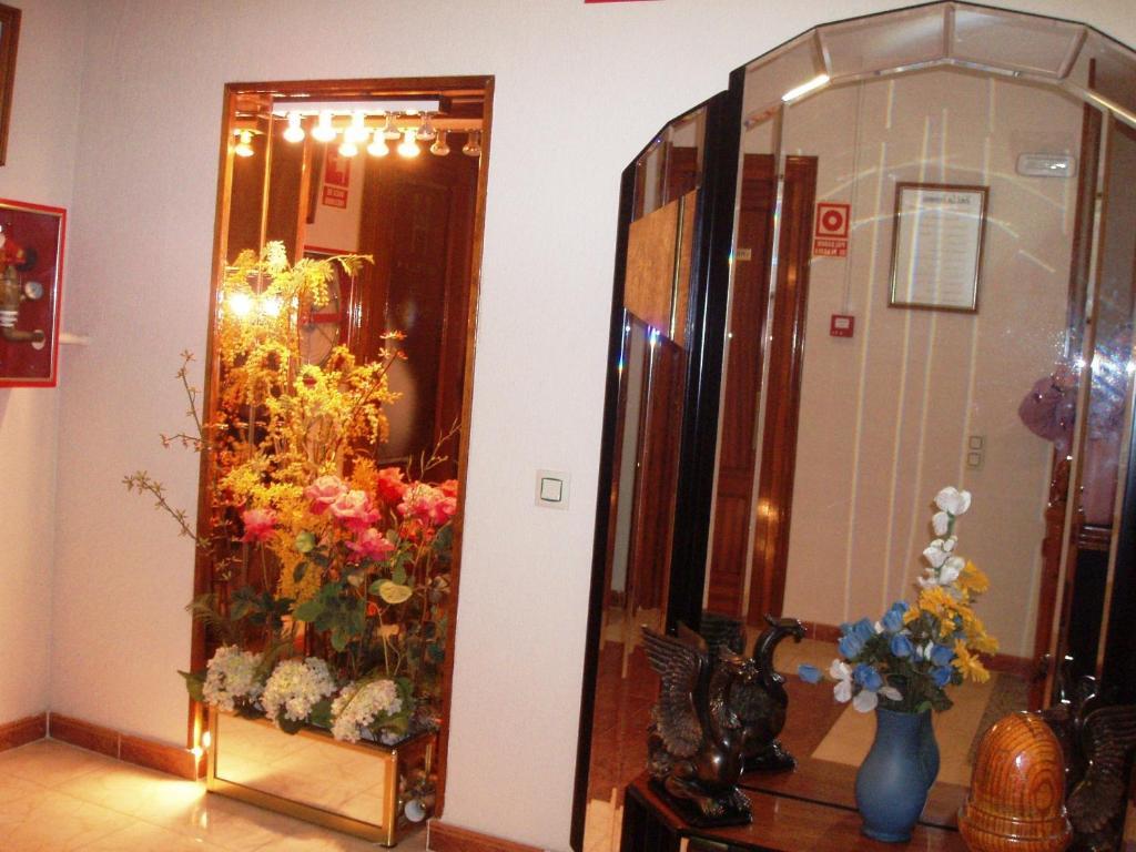 Hotel Los Hermanos Ocaña Екстериор снимка