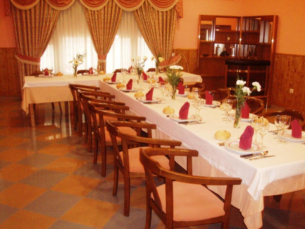 Hotel Los Hermanos Ocaña Екстериор снимка