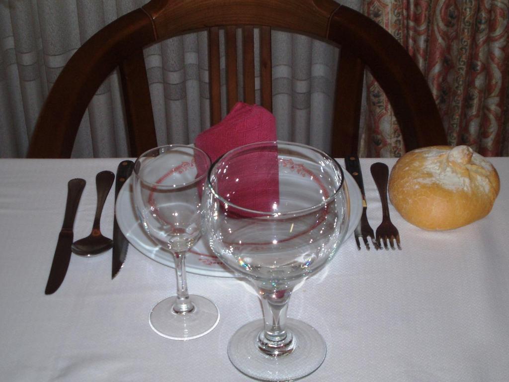 Hotel Los Hermanos Ocaña Екстериор снимка