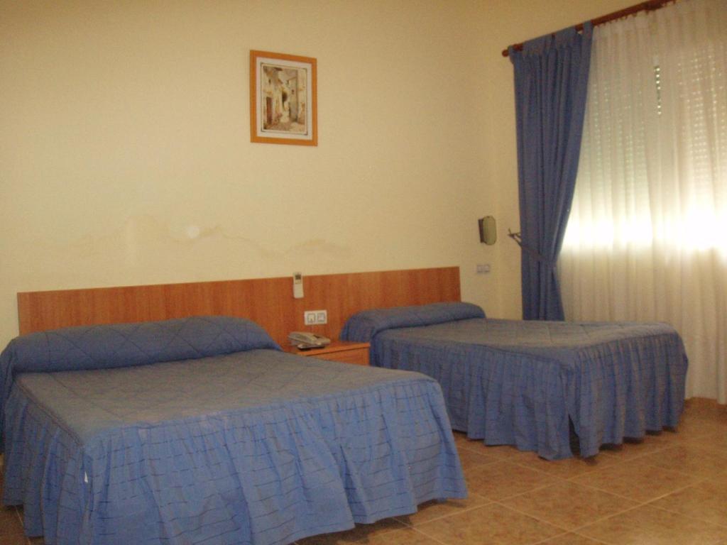 Hotel Los Hermanos Ocaña Стая снимка