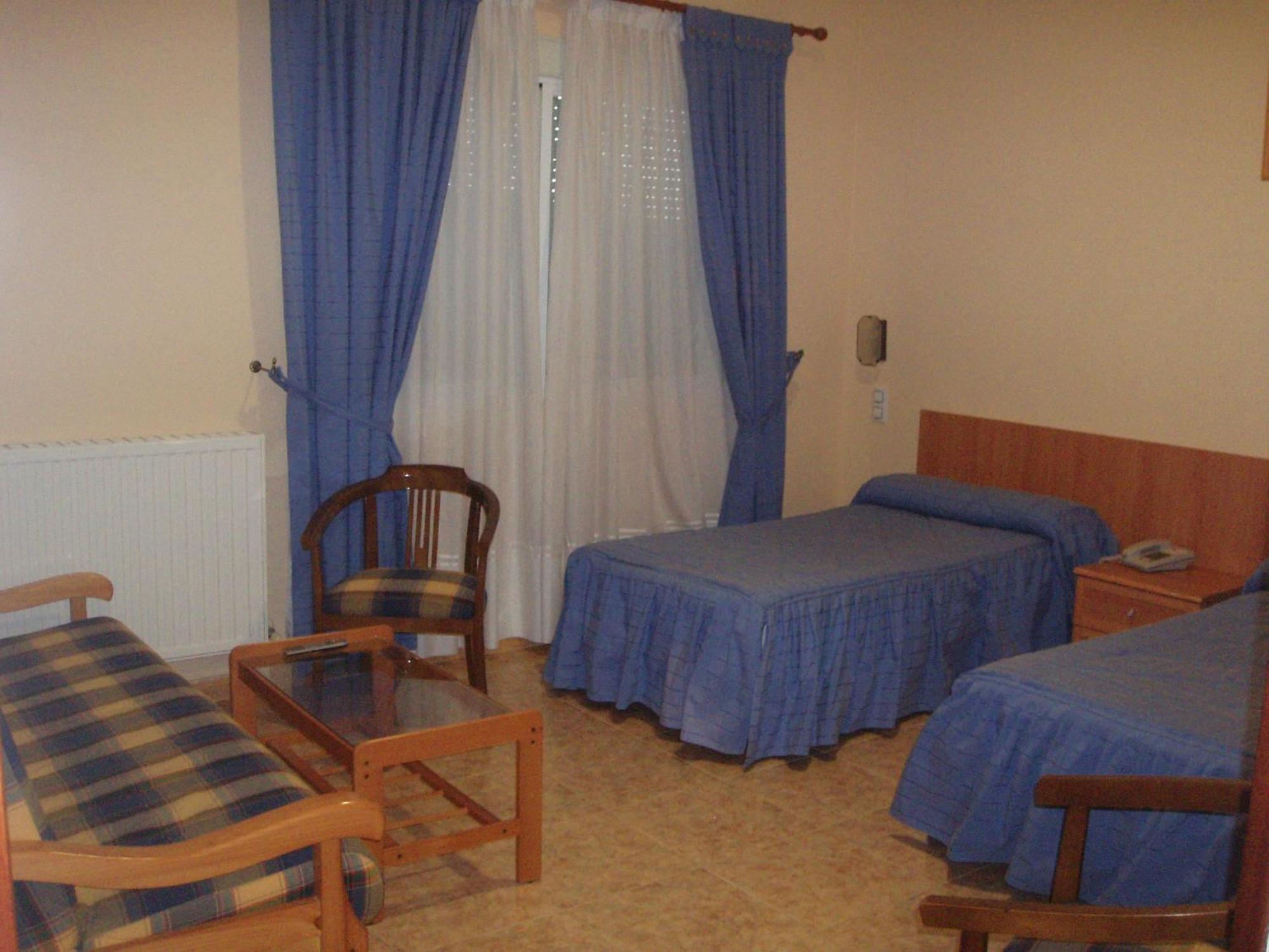 Hotel Los Hermanos Ocaña Екстериор снимка