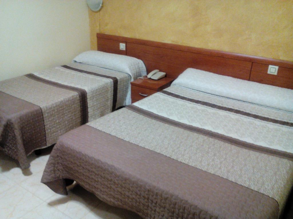 Hotel Los Hermanos Ocaña Екстериор снимка